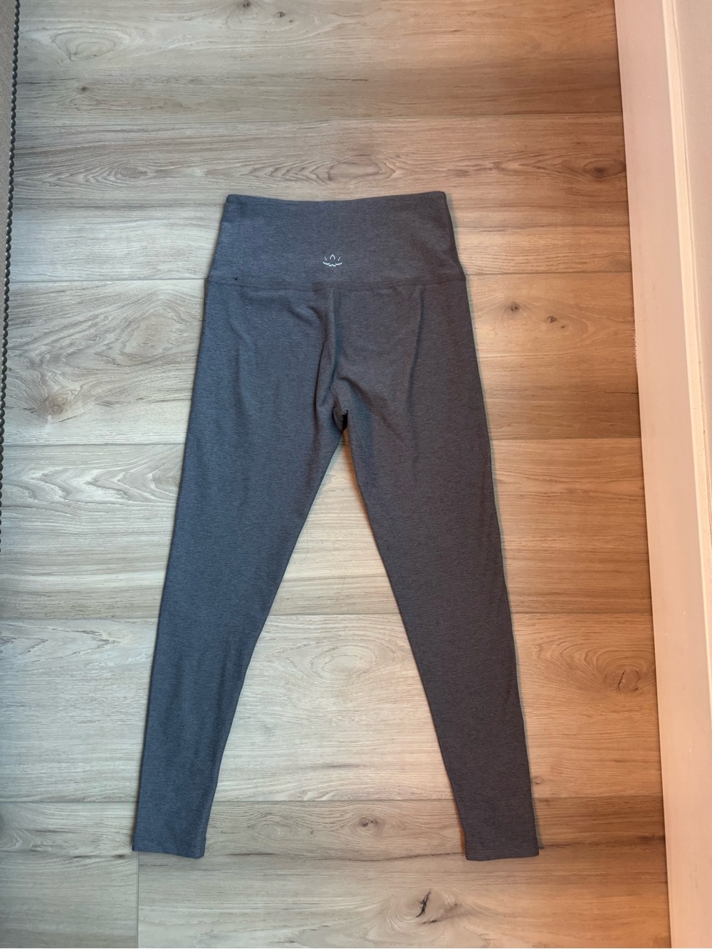 Beyond Yoga Women’s Athletic Leggings Medium Gym Workout Everyday Athleisure - Picture 5 of 8